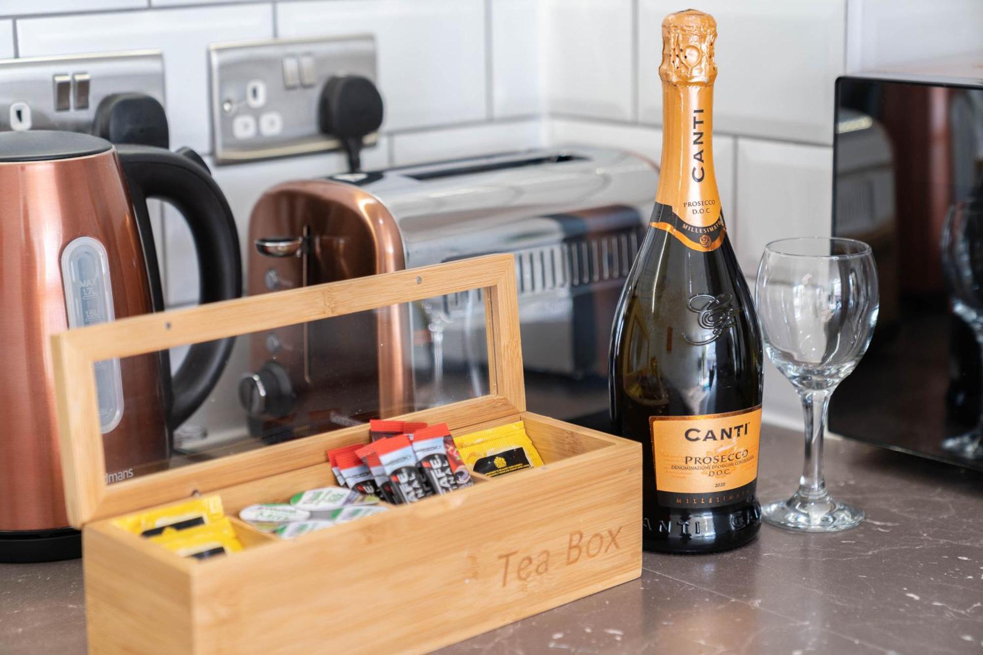 Luxury - Centre - Netflix & Wifi - 411h Apartment *